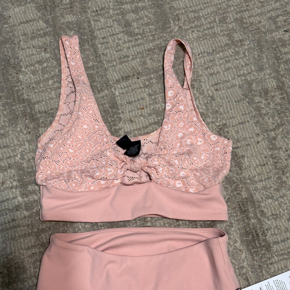 NWT-Fiona Leggings And Niko Sports Bra-B FIT by Beach Bunny Size 6 - Picture 12 of 14